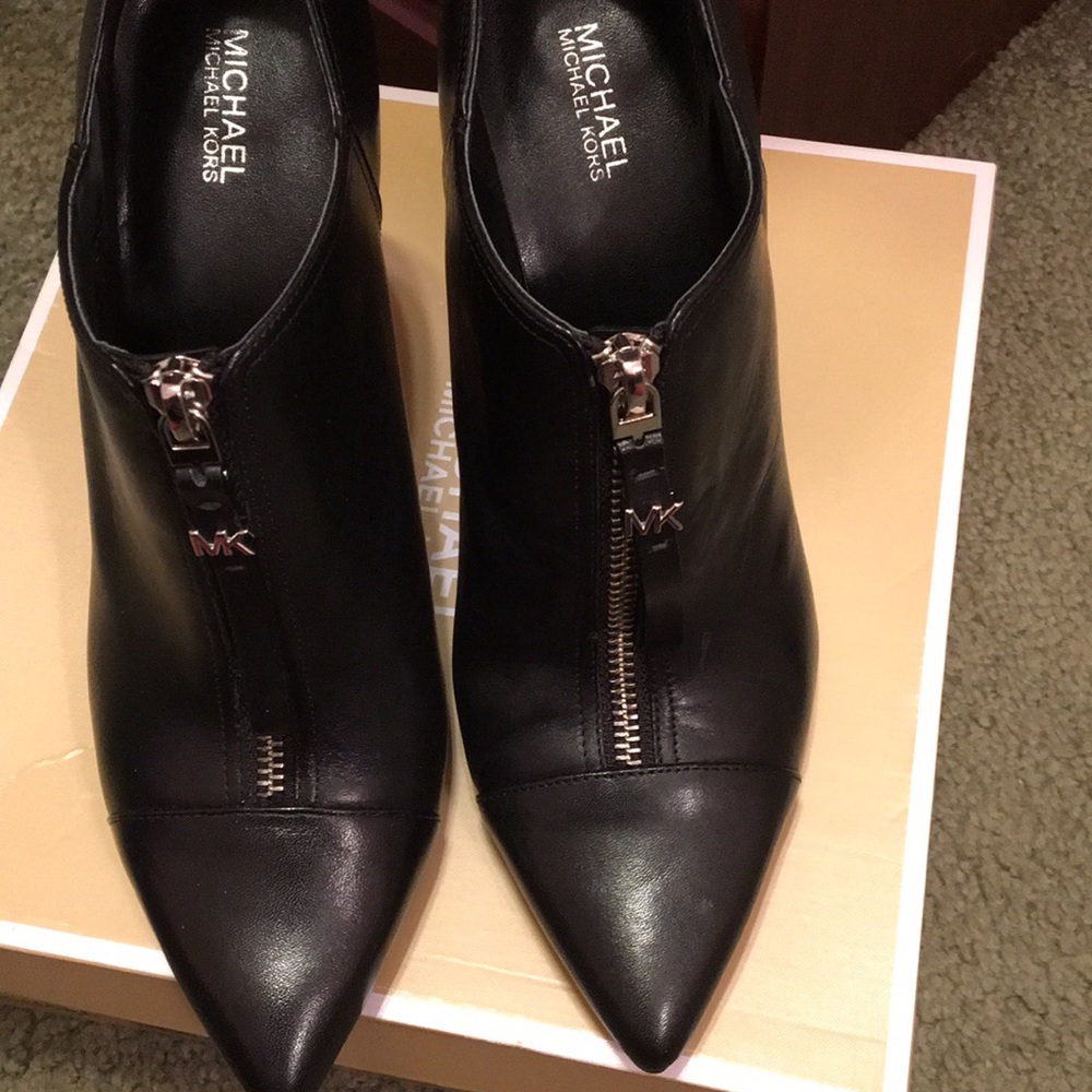 MK ladies booties